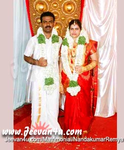 Nandakumar Remya Wedding Pictures at Asramam sreekrishna swamy temple kollam